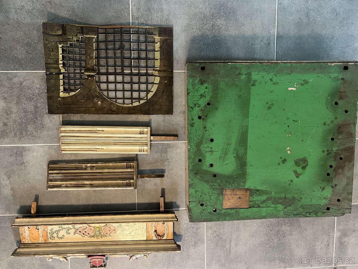 Starožitné loutkové divadlo - 16