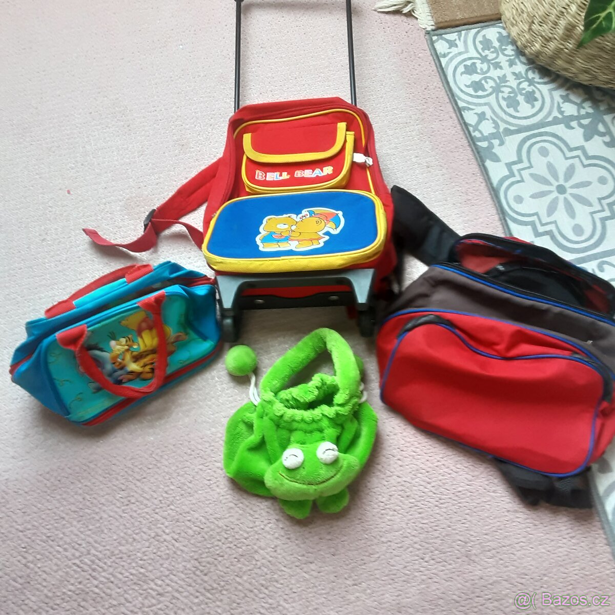 Kabelky , batuzky taštičky atd - 16
