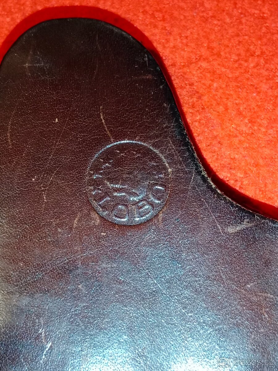 Kožená taška, opasky 2 ks a pouzdro na zbraň zn. LOBO - 16