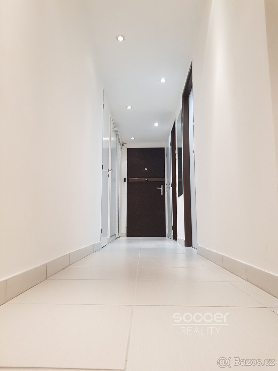 Pronájem bytu 2 + kk, 40 m2, v Praze 5 - Košíře, ulice Kare - 16