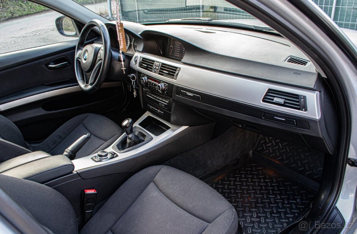 BMW Rad 3 Touring 318d E91 105kW - 16