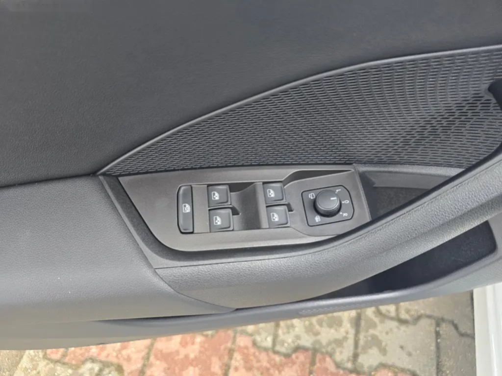 Škoda Octavia, COMBI STYLE 2,0 TDi / 110 kW D - 16