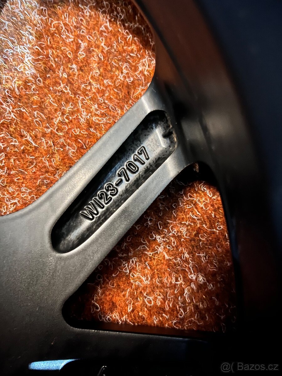 5x112 R17 MG ZS EV - originál hliníkové disky - 16