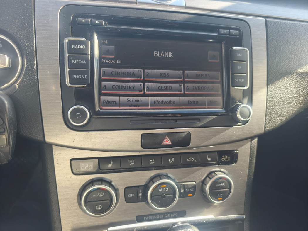 VW Passat B7 variant 2.0 TDI automat - 16