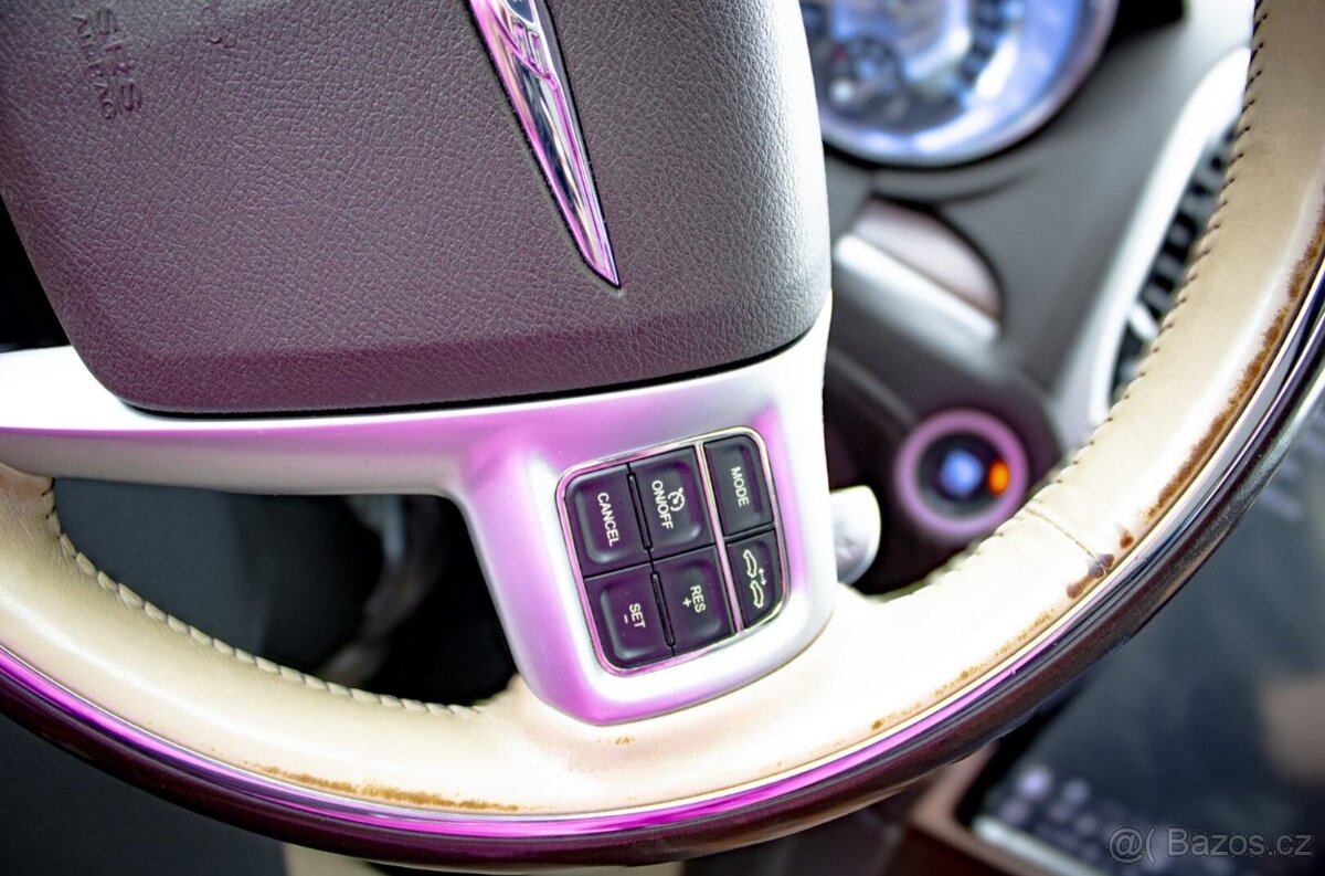 Lancia Thema 3.0 CRD - 16