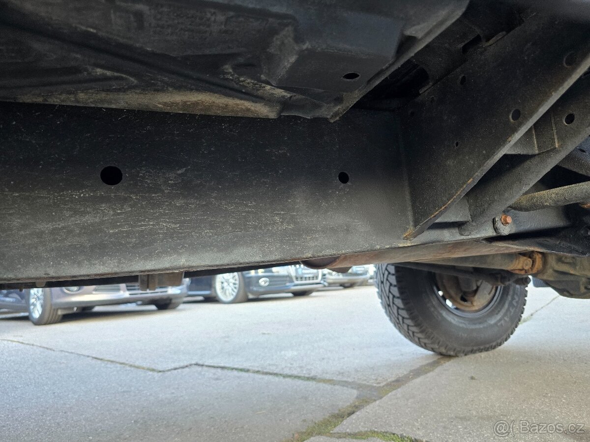 ⭐Land Rover Defender 2.2TD4/1.MAJ/ČR/2015/90KW⭐ - 16