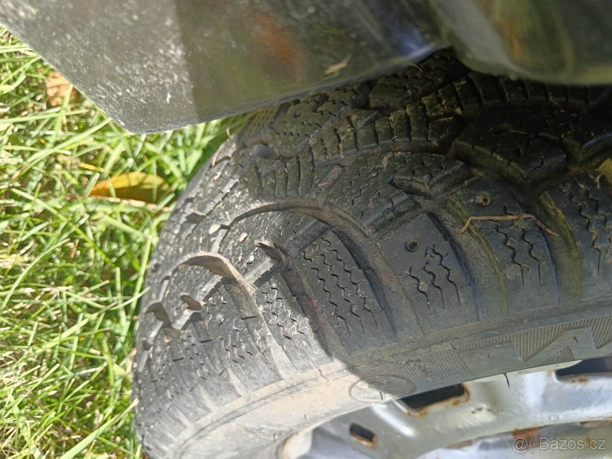 Favorit r.v.1990 karbec pekny stav HP sporting - 16