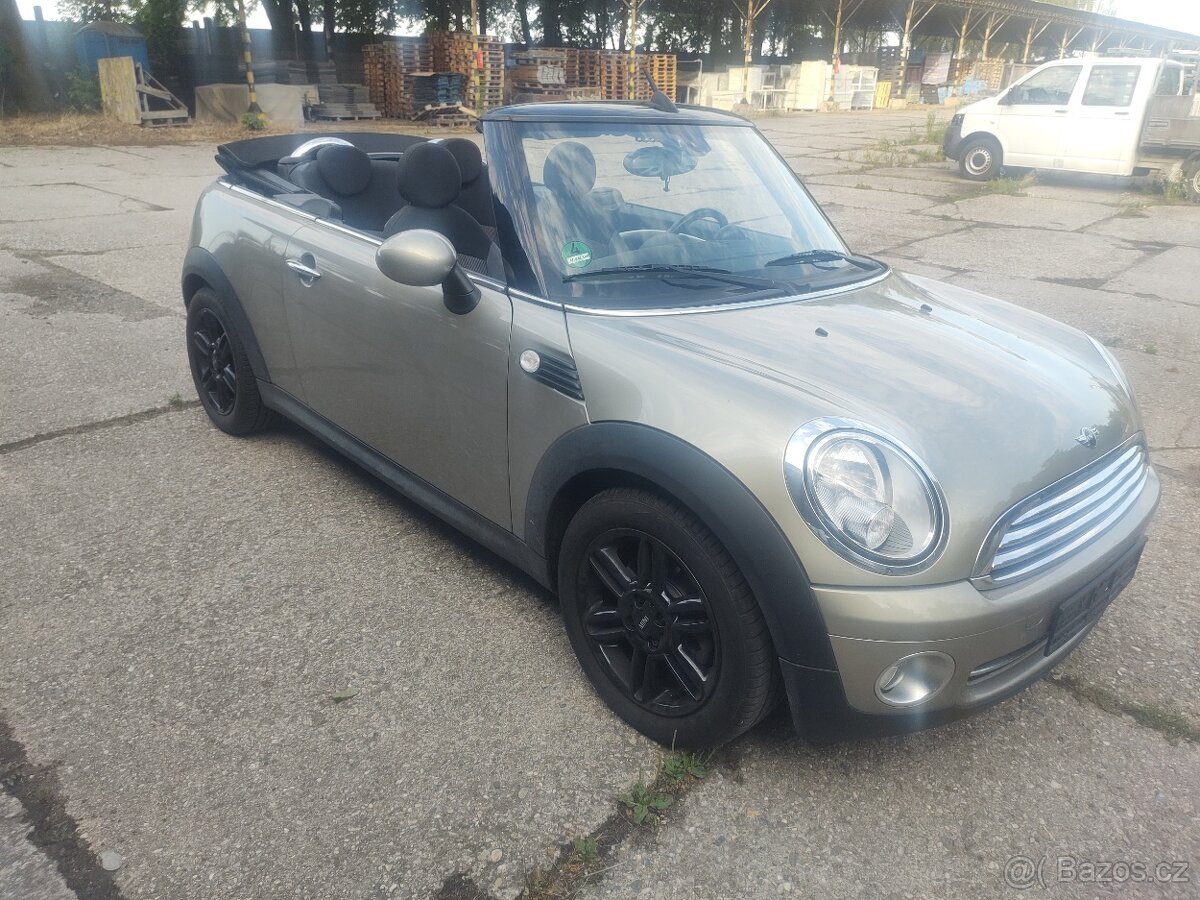 Mini Cooper Cabrio 1.6i 72 kW, najeto 84t km - 16
