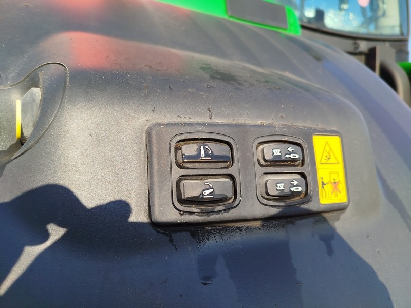 JOHN DEERE 6R250 - 16