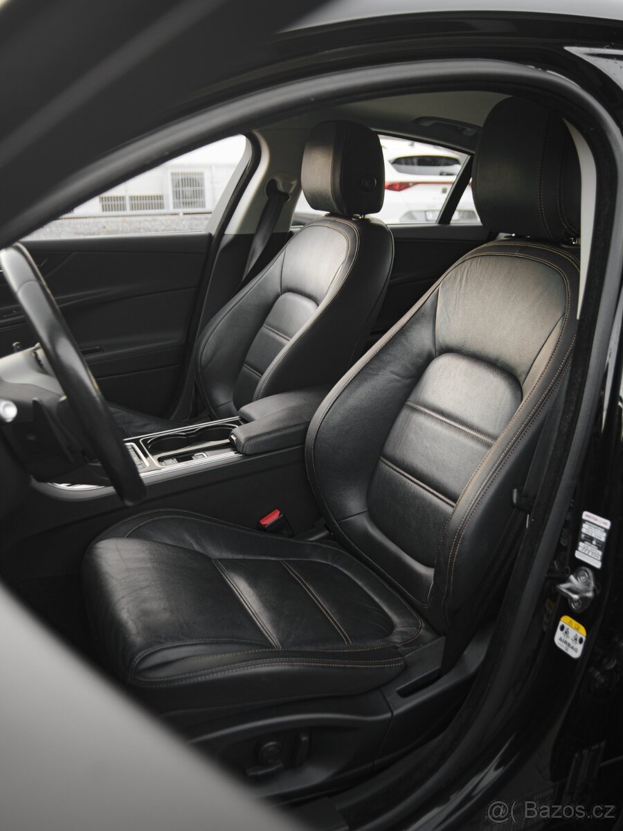 Jaguar XE, 25t 2,0/177kW 1.maj - 16