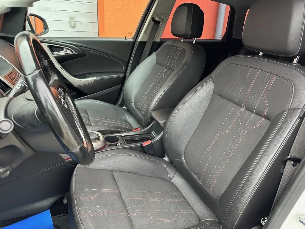 Opel Astra, 1.4 T 103KW NAVI,BI-XENON - 16