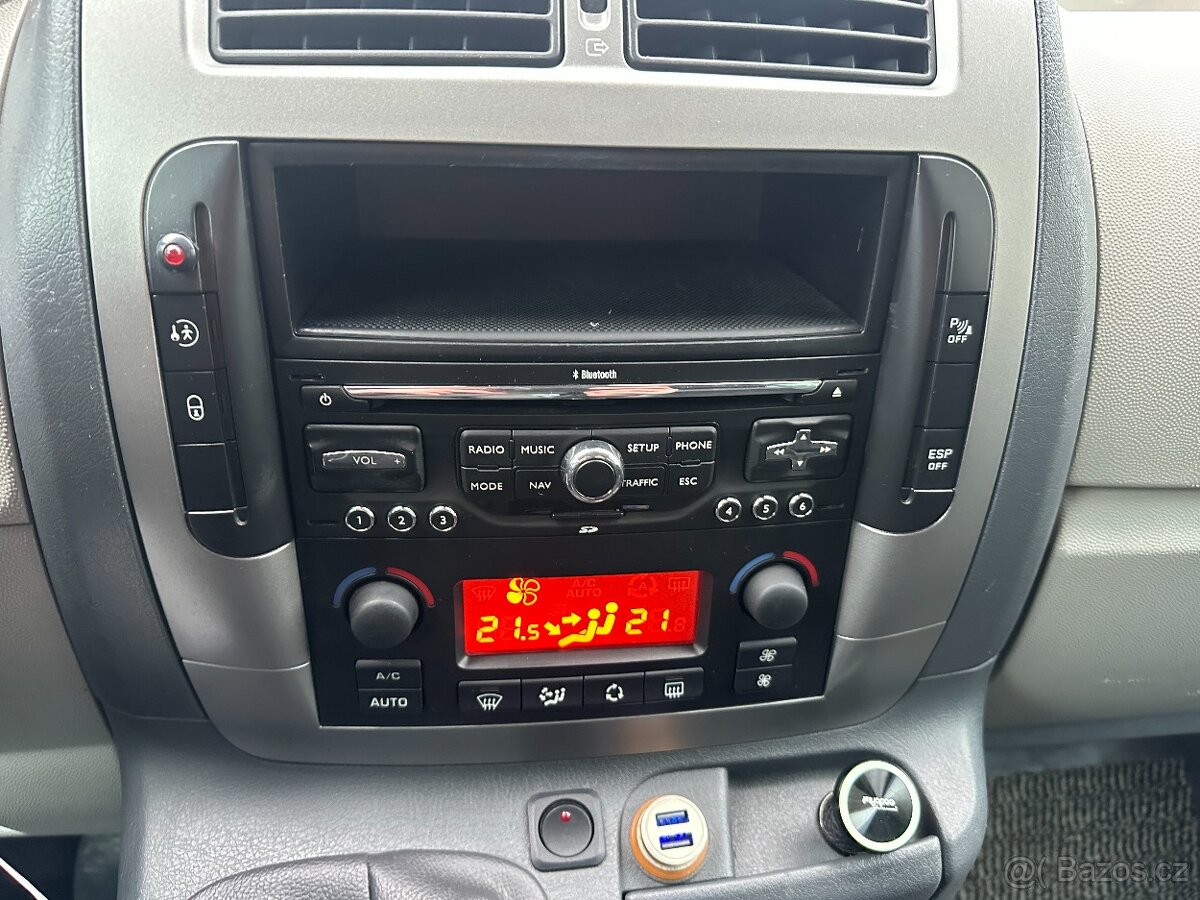 Citroën Jumpy 2.0HDI 120kW 2012 215012km6míst EXCLUSIVE NAV - 16