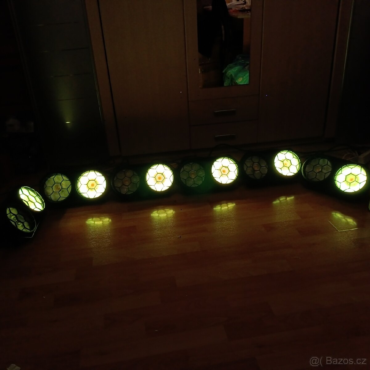 Novinka -Blinder 260 Wat RGBW - 16