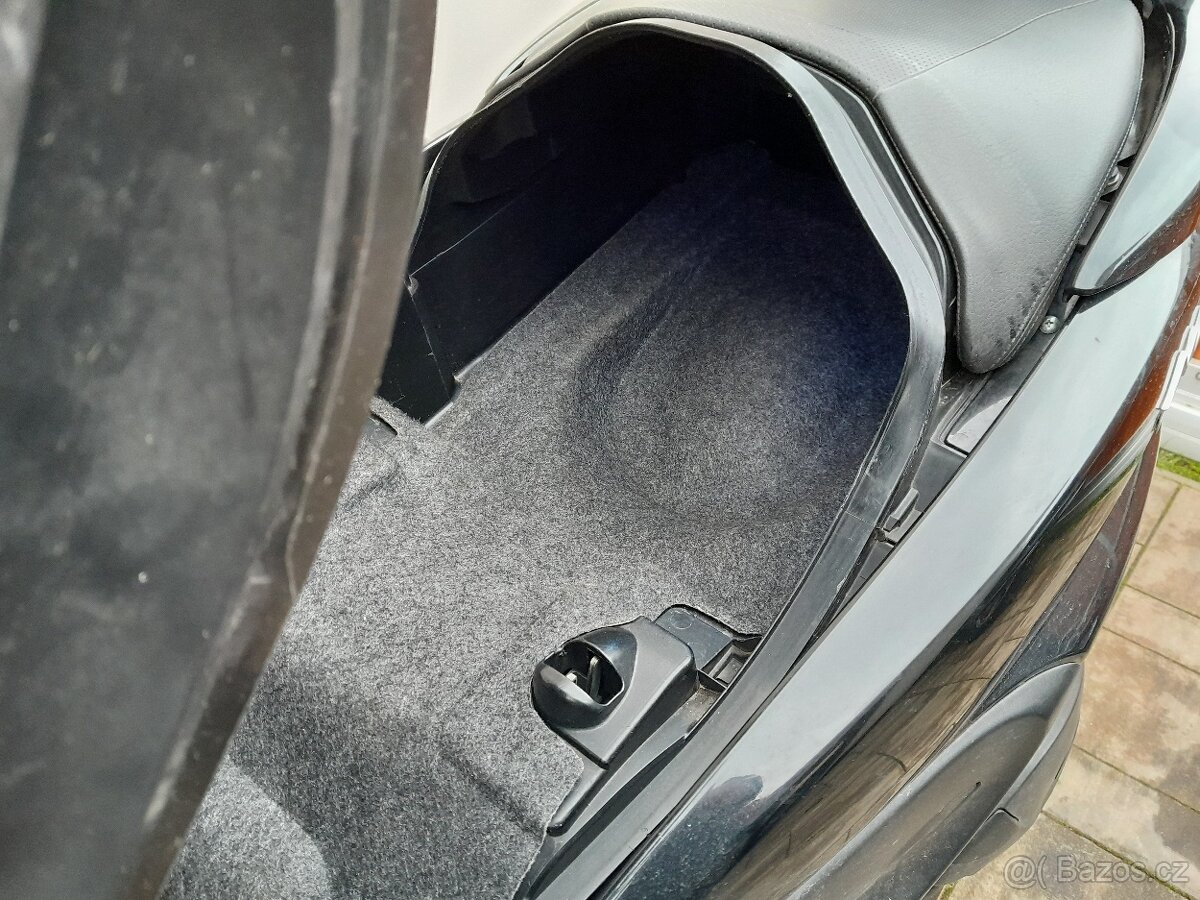 Yamaha Majesty 400, 2009, moc pěkný stav - 16