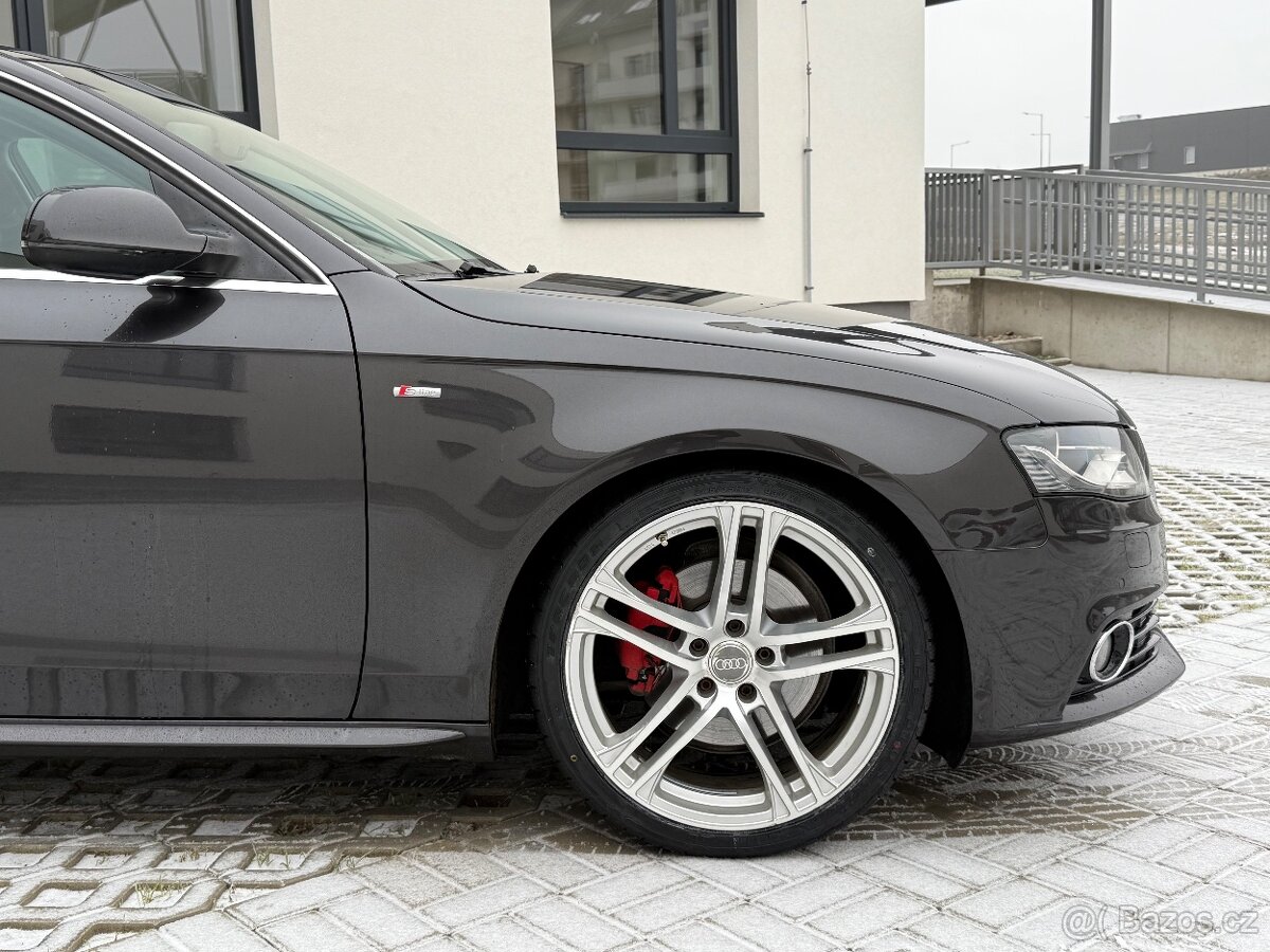 Audi A4 B8 Avant 2.0 TDi • S-line • Model 2010 • 2 x klíč • - 16