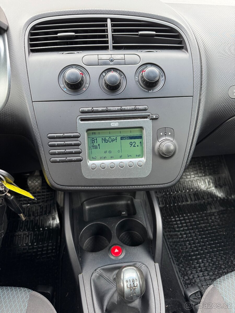 Seat Altea 1.6i Reference, 1-majitel, servisováno - 16