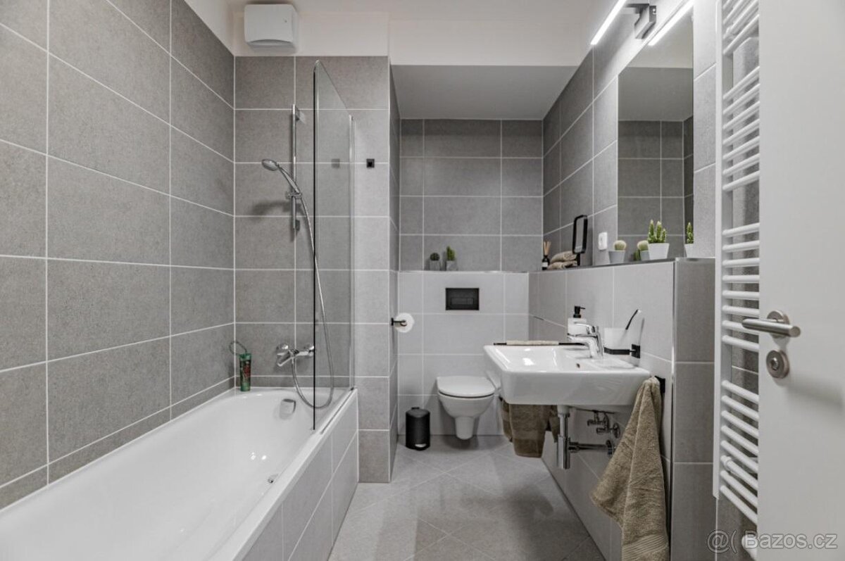 Prodej bytu 1+kk - 16