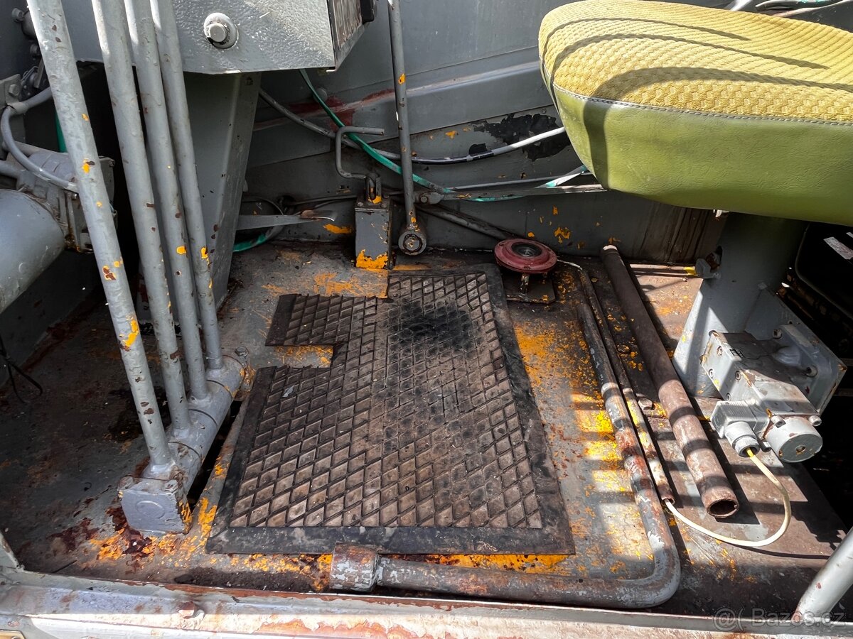 Praga V3S AD 080 motor Zetor 6v - 16