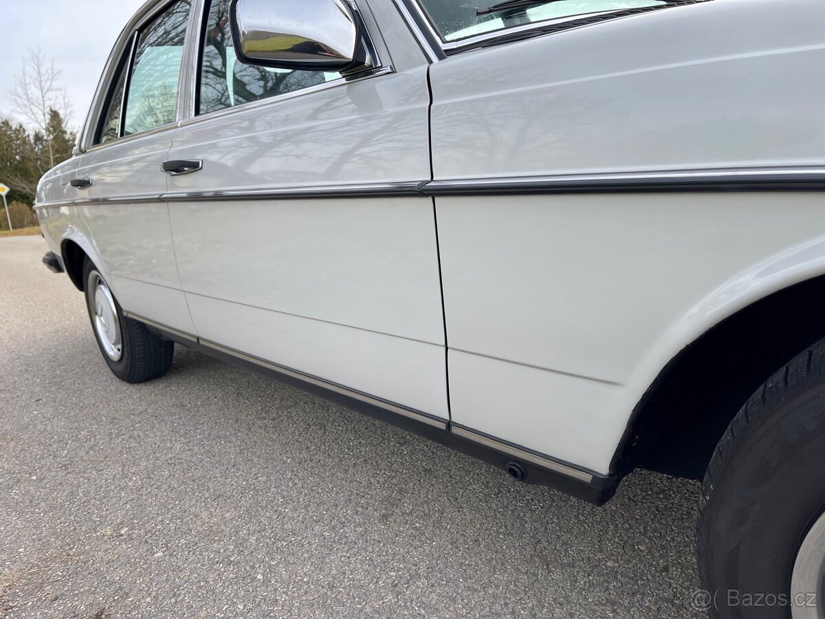 Mercedes benz w123 250 - 16