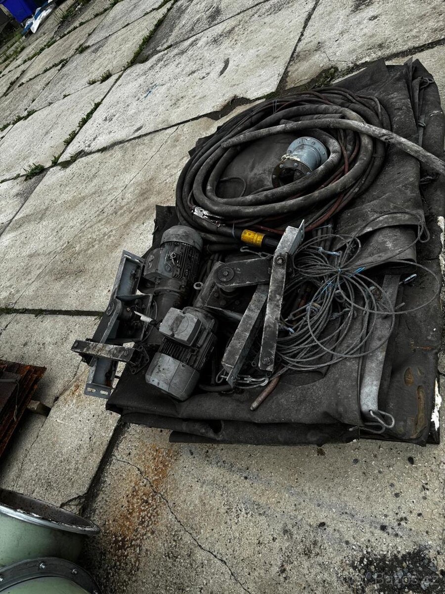 Pískové tryskací zařízení S.A.F. DBS-200RCS - 16