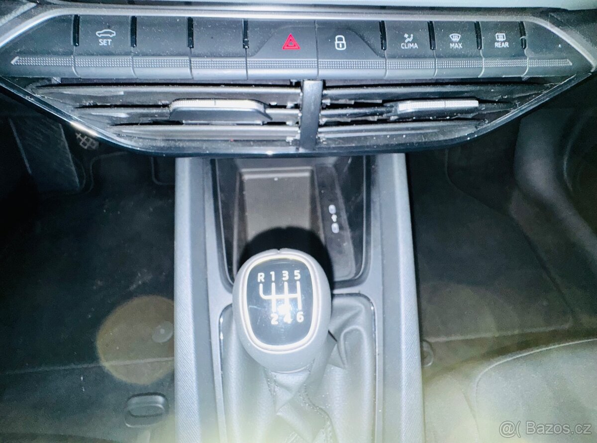 Škoda Octavia IV 1,5 TSI KOMBI 8/2025,4000km,AUTOKLIMA,LED - 16