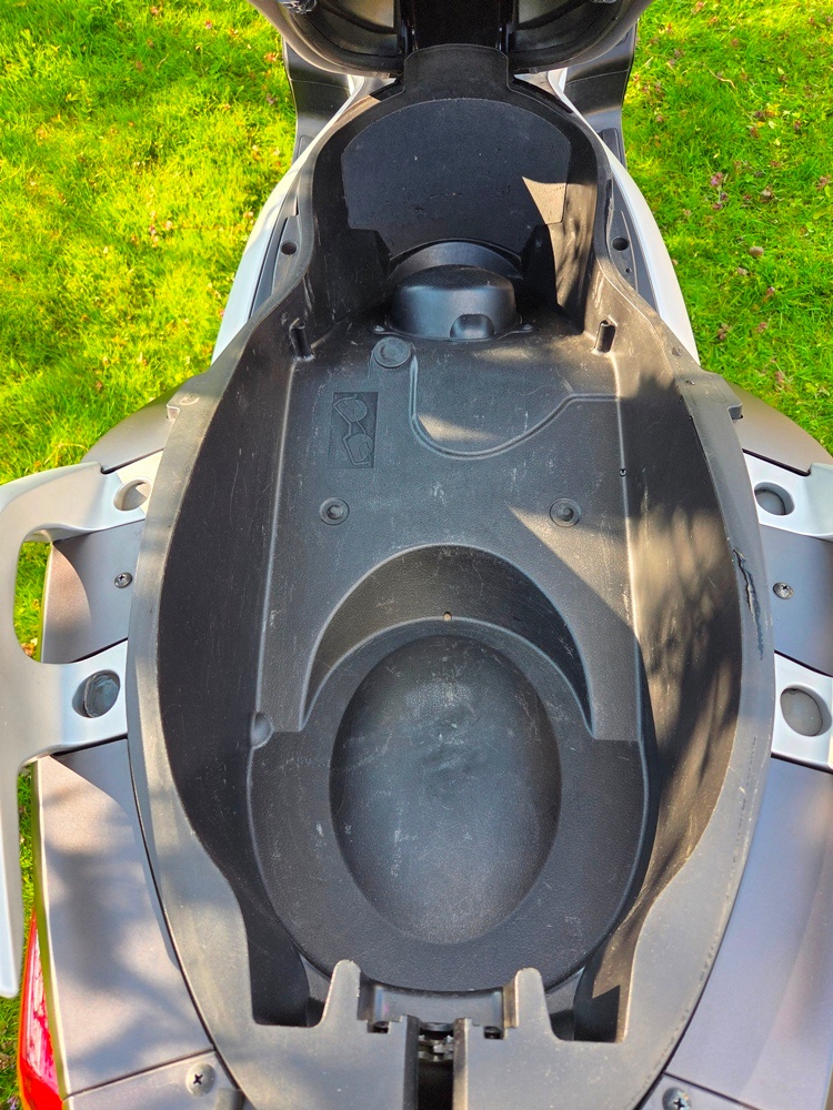 Yamaha x-max 250 Sport - 16