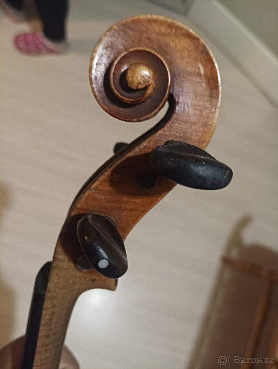Staré housle - 16