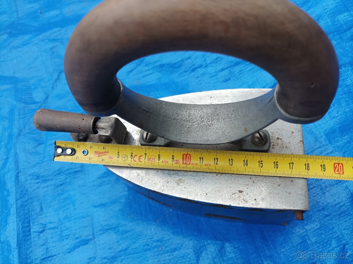 Stará žehlička, made in Czechoslovakia - 16