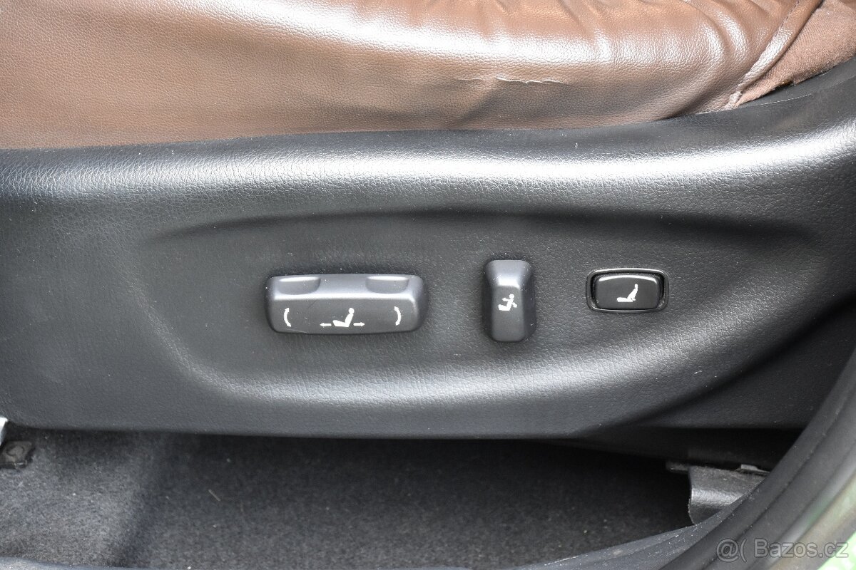 Kia Sorento 2.2 CRDI 145kw automat 4x4 7míst 2012 - 16