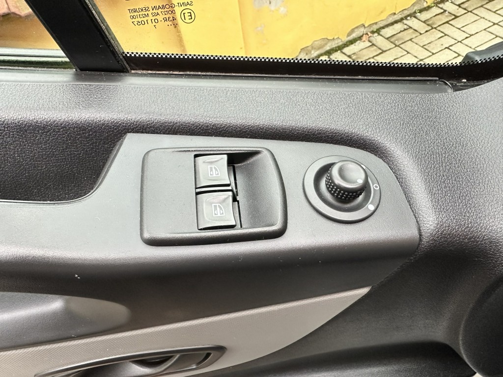 Renault Trafic 1.6dCi 92kW 9 míst - 16