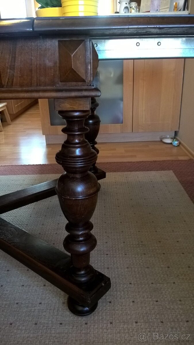 Starožitný kabinet a stůl - 16