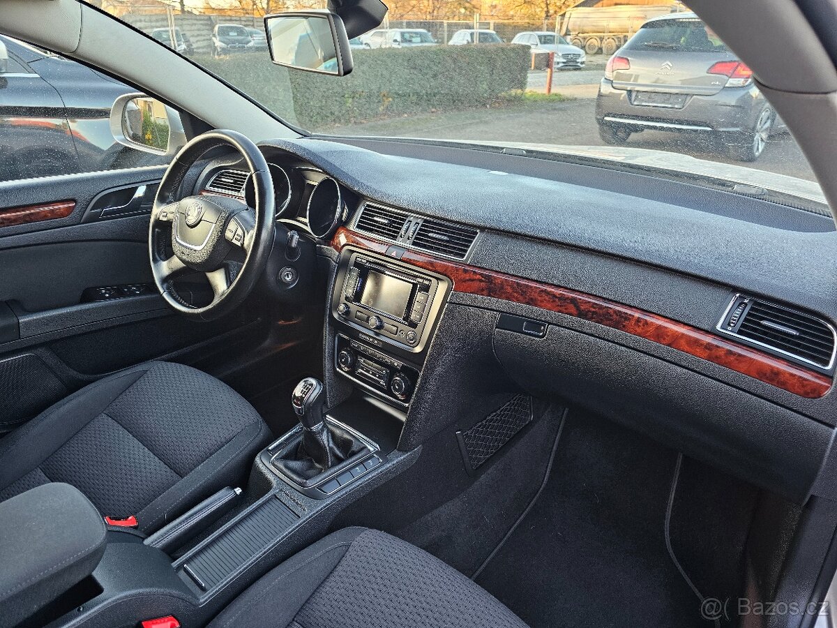 ŠKODA SUPERB 2010 2.0TDI 125kW 4x4 ELEGANCE,SENZORY,VÝHŘEV - 16