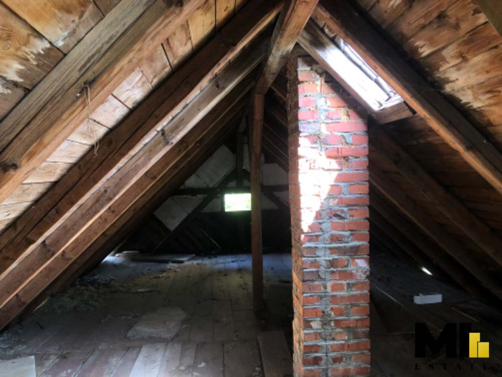 Prodej rodinného domu o velikosti 265 m2 na pozemku o veliko - 16