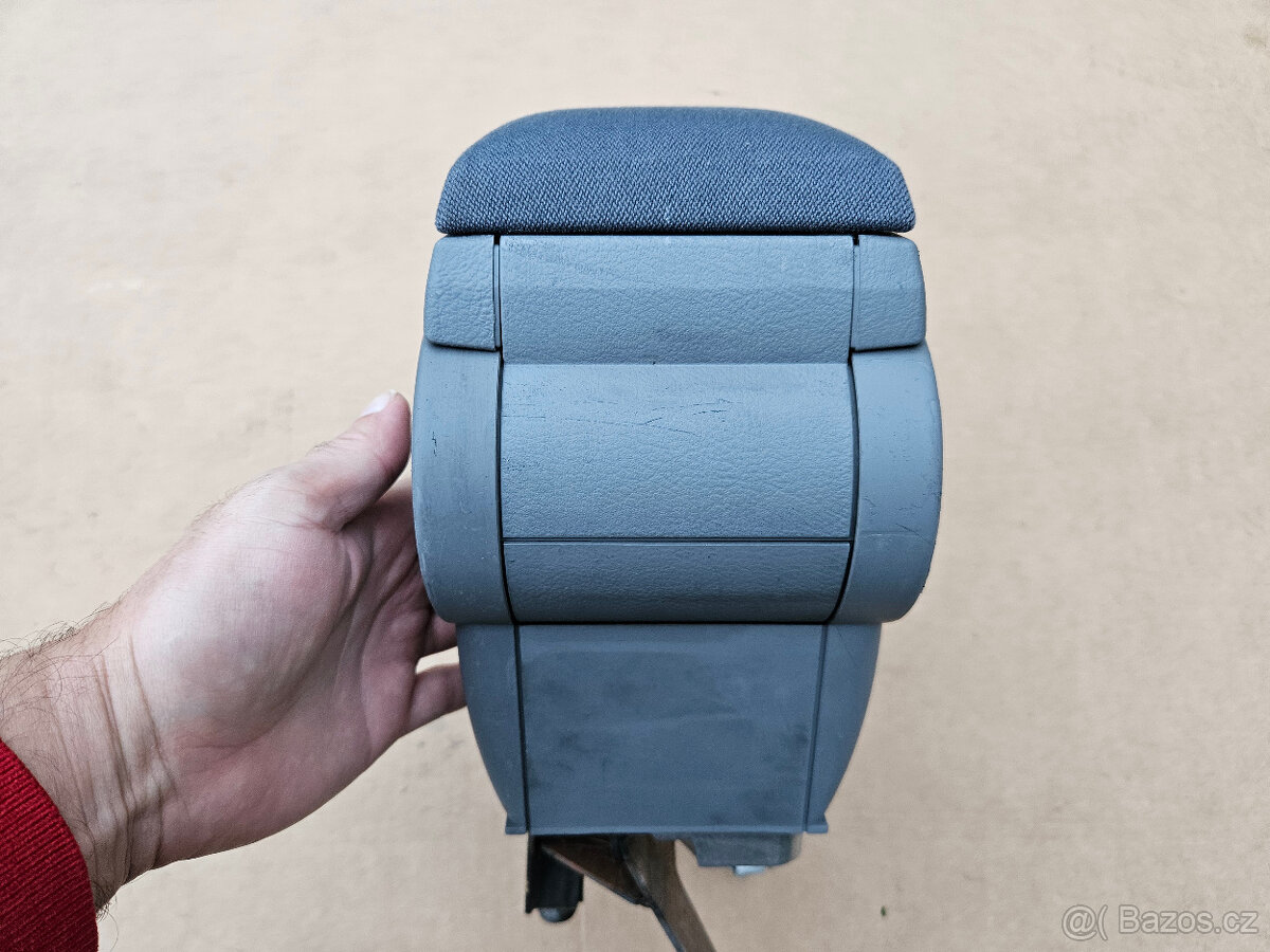 VW Golf IV. loketní opěrka originál Octavia 1 - 16