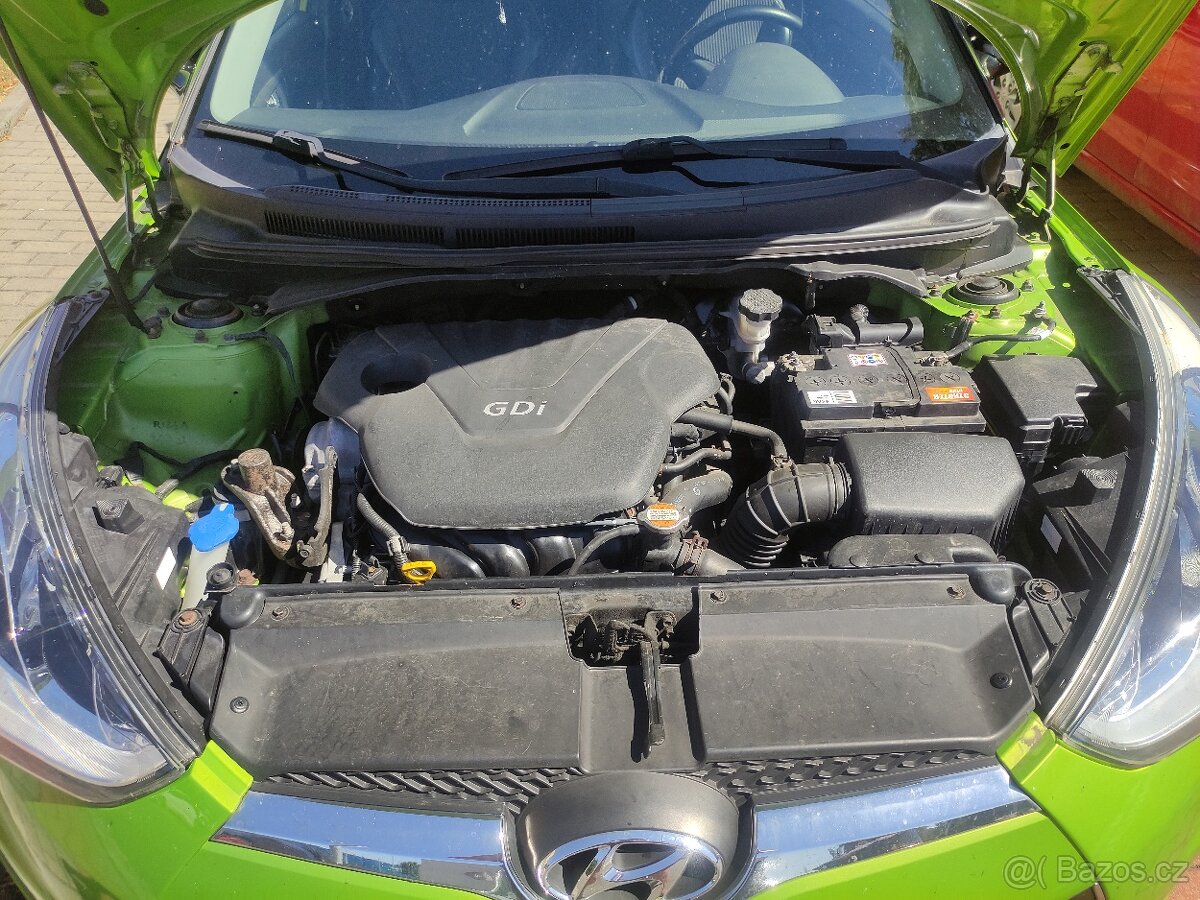 Hyundai Veloster 1.6 103kw benzín - 16