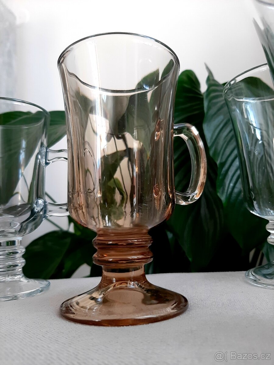 Skleněné poháry, misky, sklenice na kávu a jiné.. - 16