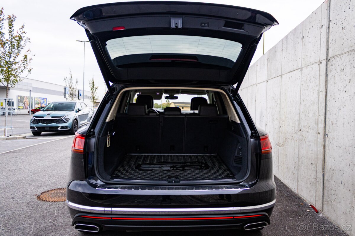 Volkswagen Touareg 3.0 TDI / TOP STAV / Night VIsion / Masáž - 16