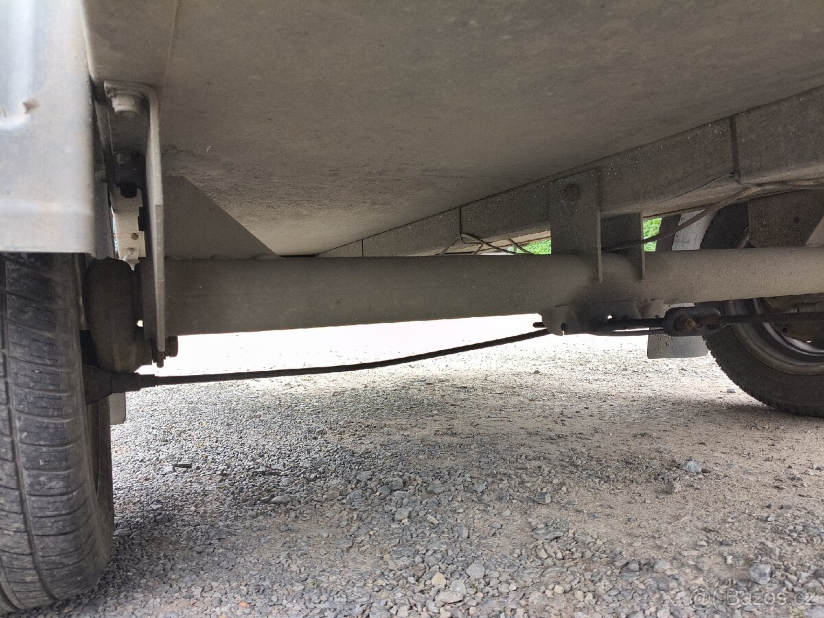 Bržděný přívěsný vozík - 16