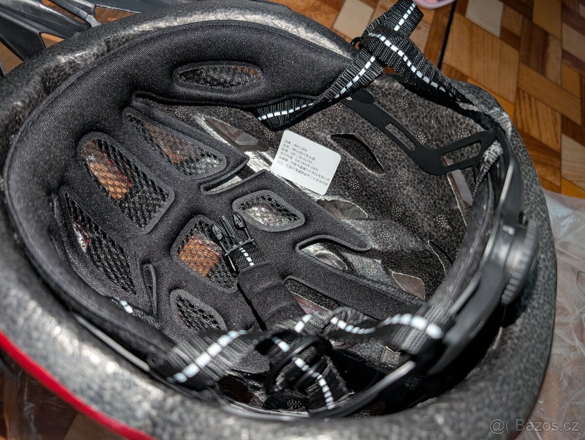 4x cyklo přilba ,kšilt brýle a zadní světlo na usb - 16