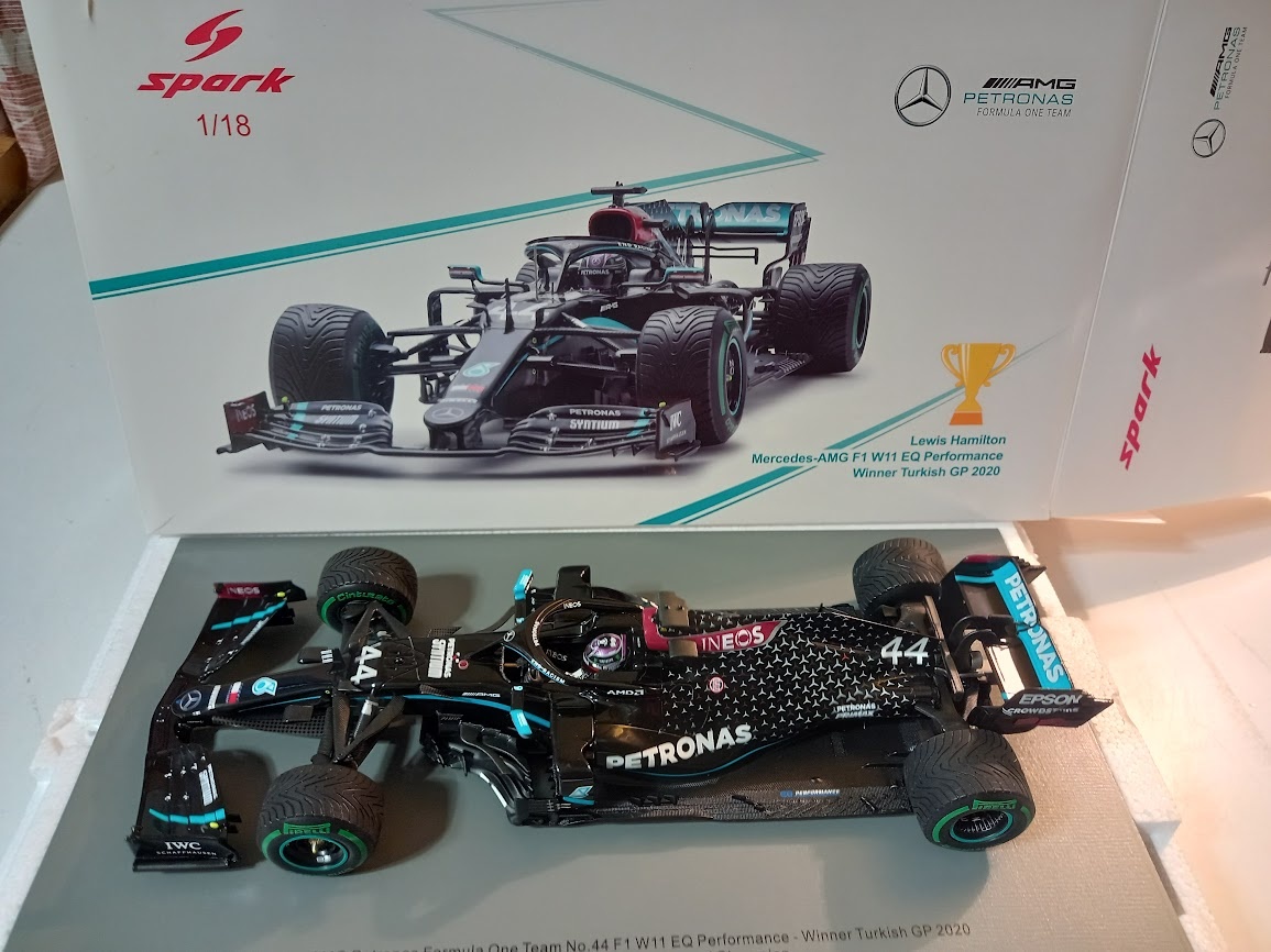 F1 MERCEDES W11 HAMILTON VÍTĚZ GP TURECKA 2020 SPARK 1:18 - 16