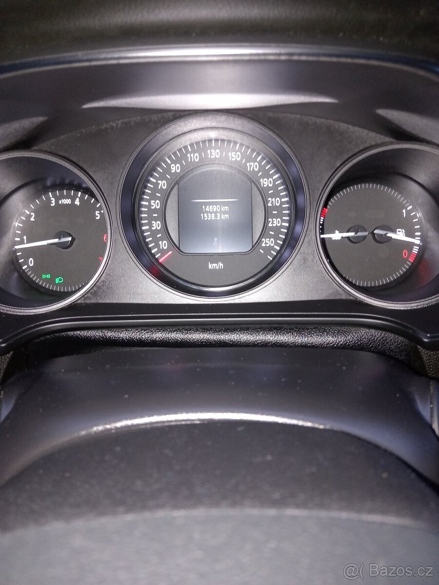 Renault Megane 1.3 75KW rok 2019 14700km - 16