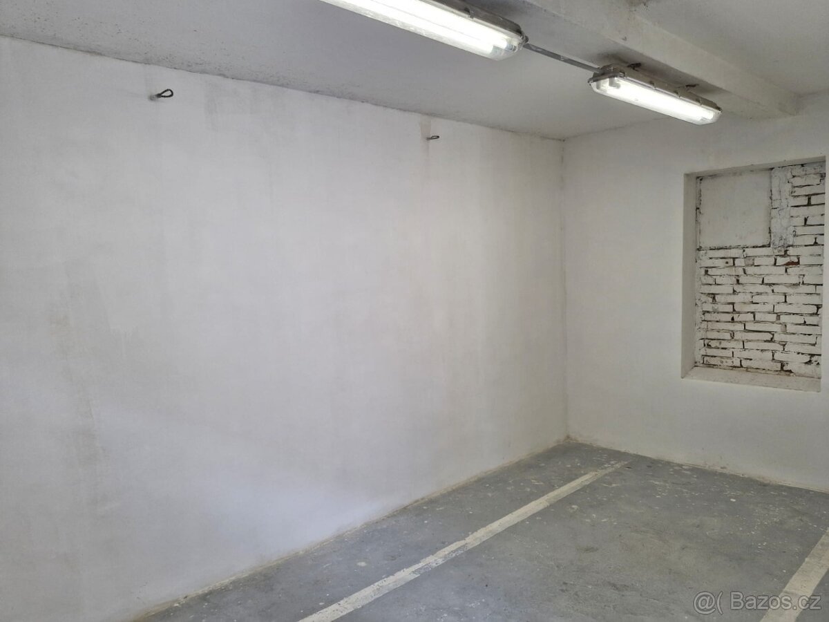 Sklad/malovýroba/prodejní prostor v Říční ulici v Lounech - 16
