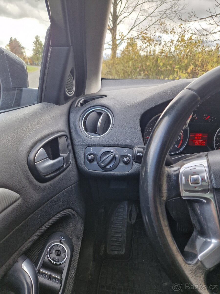 Ford Mondeo kombi 1.6 92 kW - 16