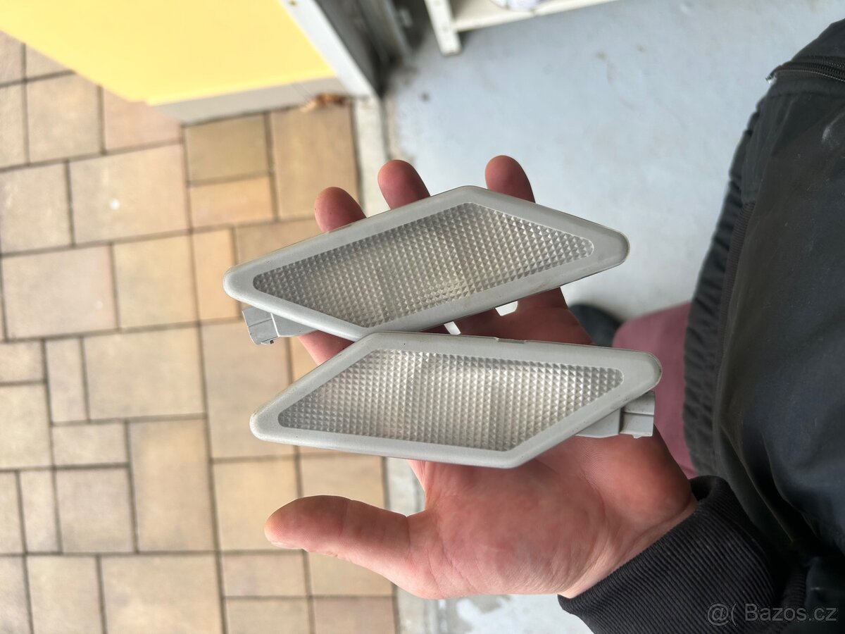 BMW E36 zbytky dílů 318is - 16