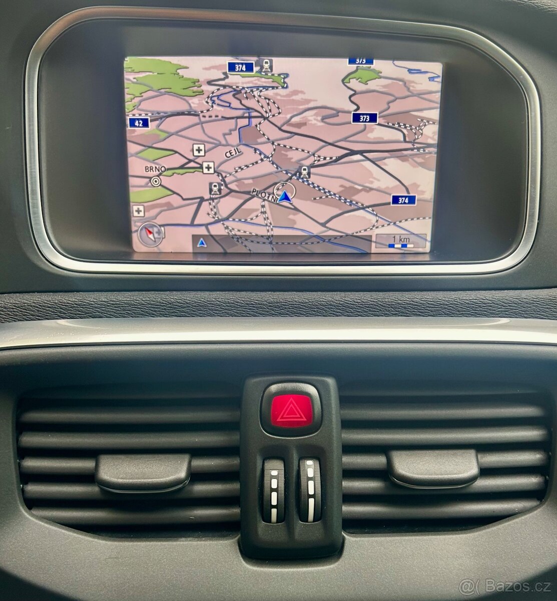 VOLVO V40 CROSS COUNTRY 2.5 T5 187KW 4x4 SUMMUM-AUTOMAT-ACC - 16