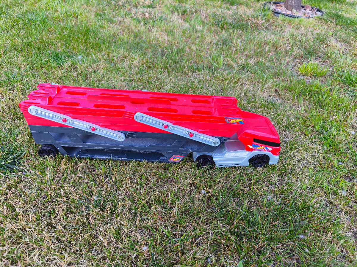 Mega set hot wheels - 2 velké dráhy a bonusy - 16