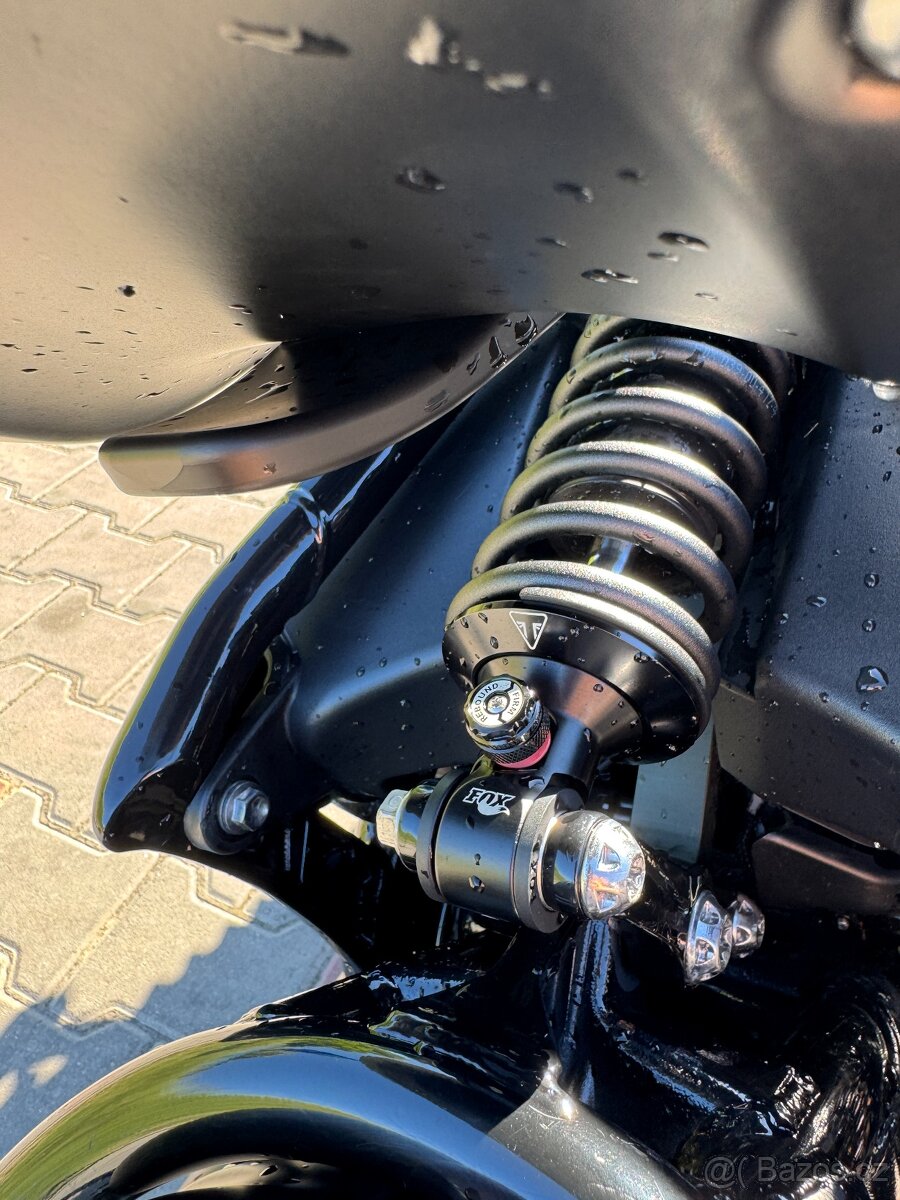 Triumph Bobber Black 1200 2020 - 16