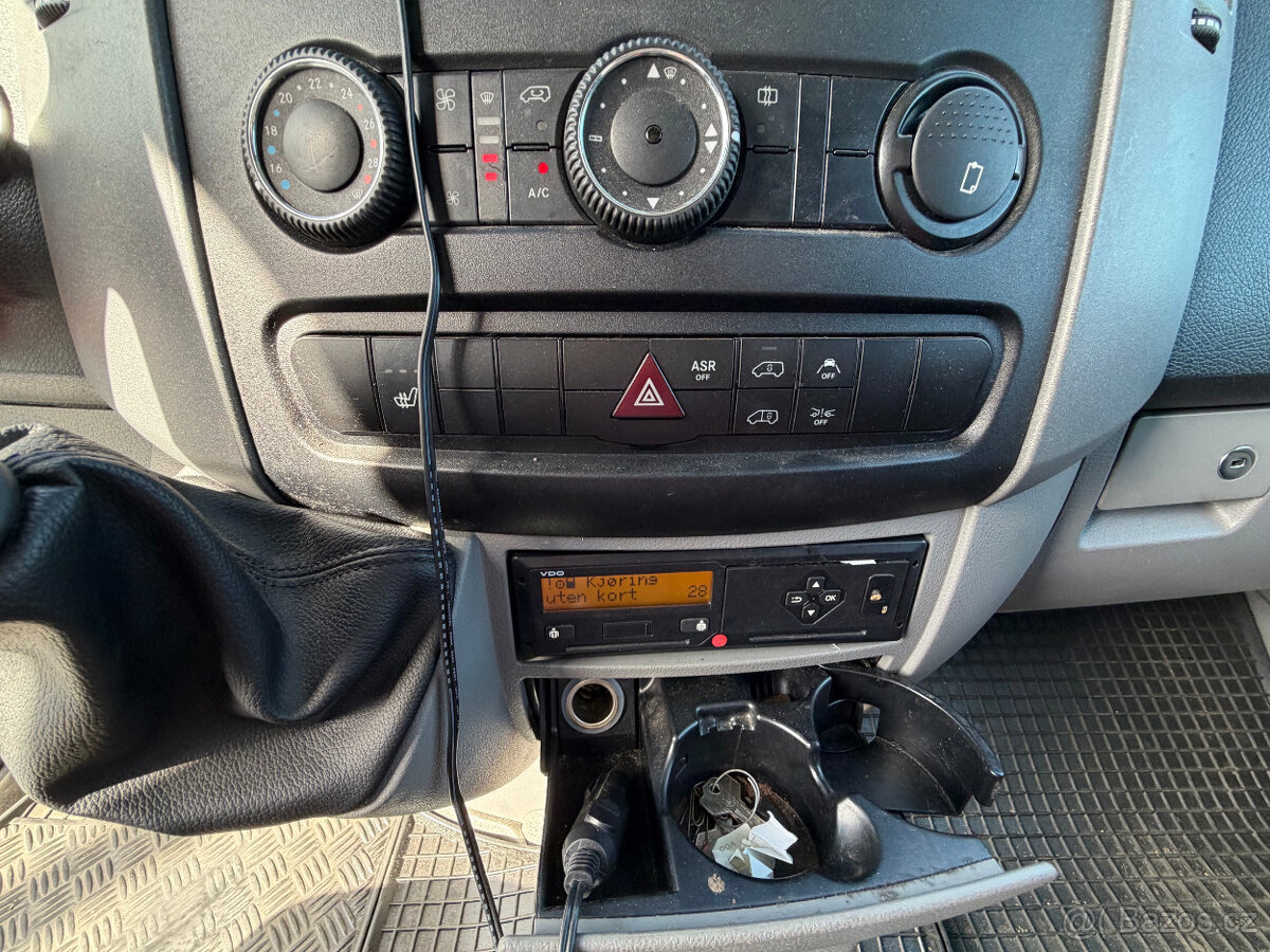 Mercedes-Benz Sprinter 519 mini ťahač - so spačkou - 16