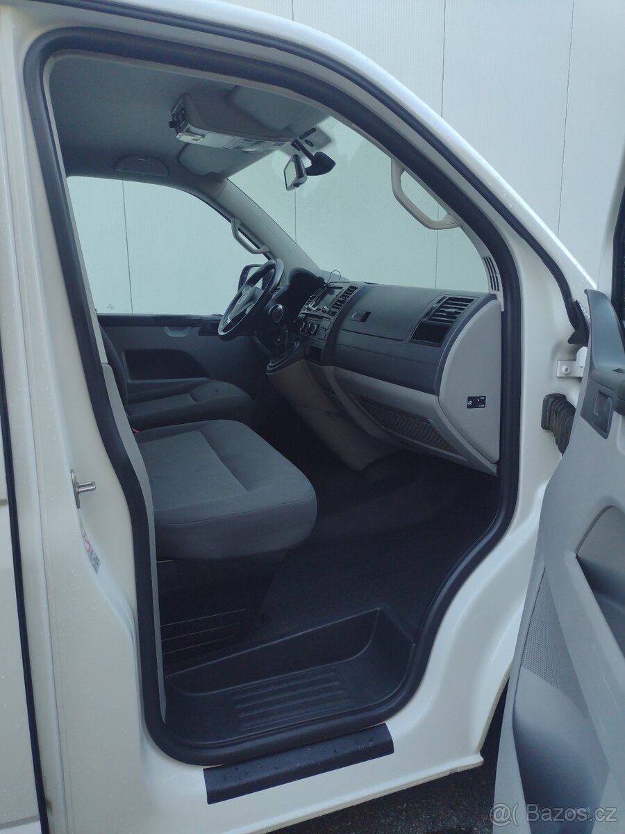 VW Transporter T5.1 2.0TDI - - DSG - 16