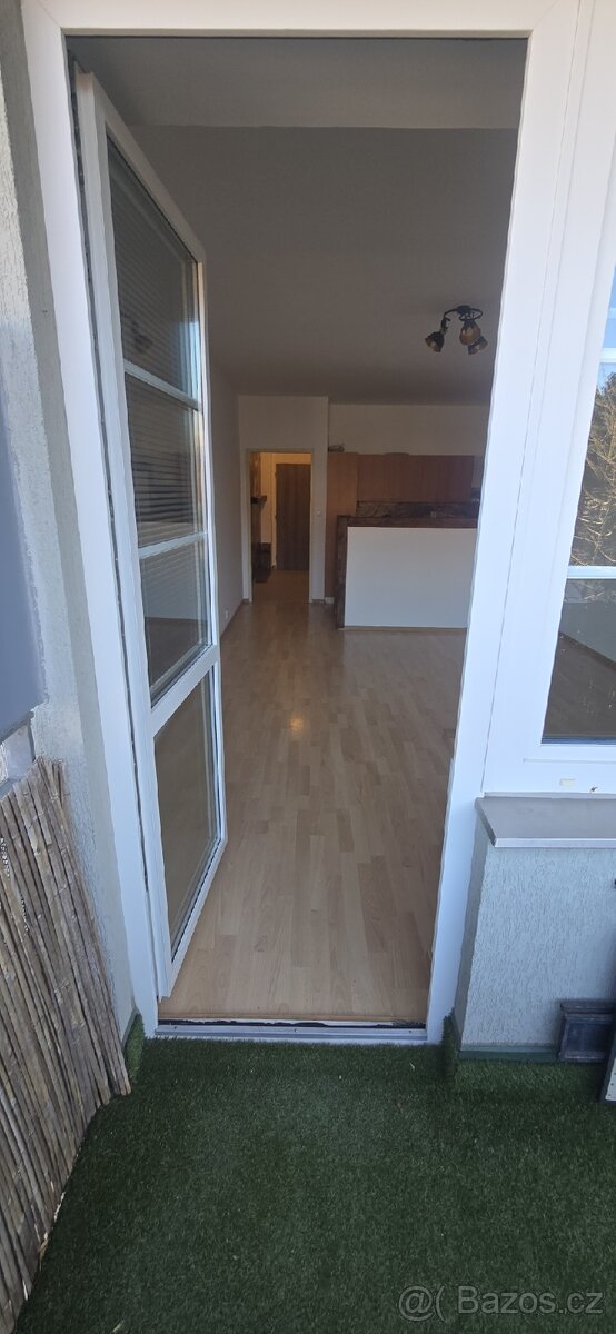 Pronájem 1+kk s balkonem, 36 m² – Liberec, naproti O2 aréně - 16